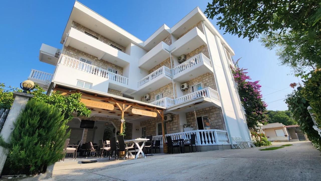 Apartments Cota Guesthouse Ulcinj Exterior photo